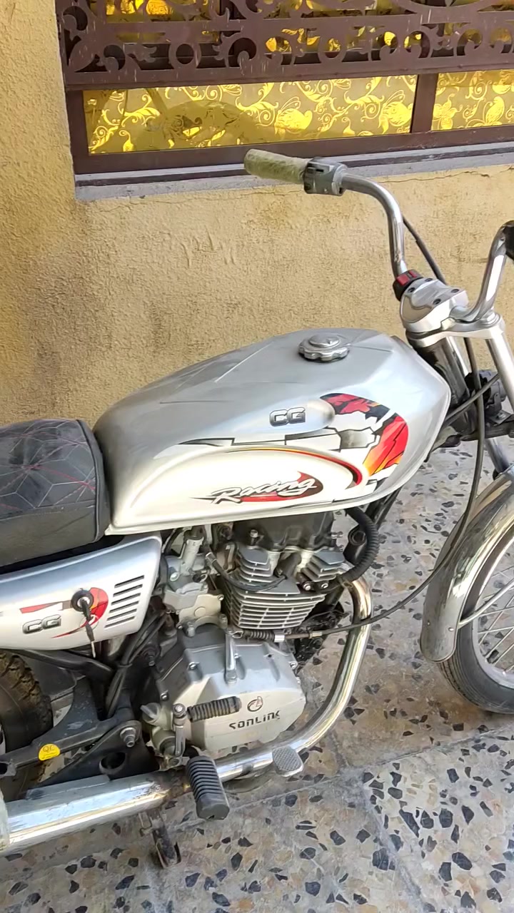 سلام عليكم مثل ما موضحك كدام بلمقطع والدراجه بعد احله بلواقع الدراجه كلك كلك مكوله
العنوان البصره الهارثه وبخدمة الشراي للتواصل علا هاذه الرقم ***********
السعر 500 وبيه مجال للطيبين
