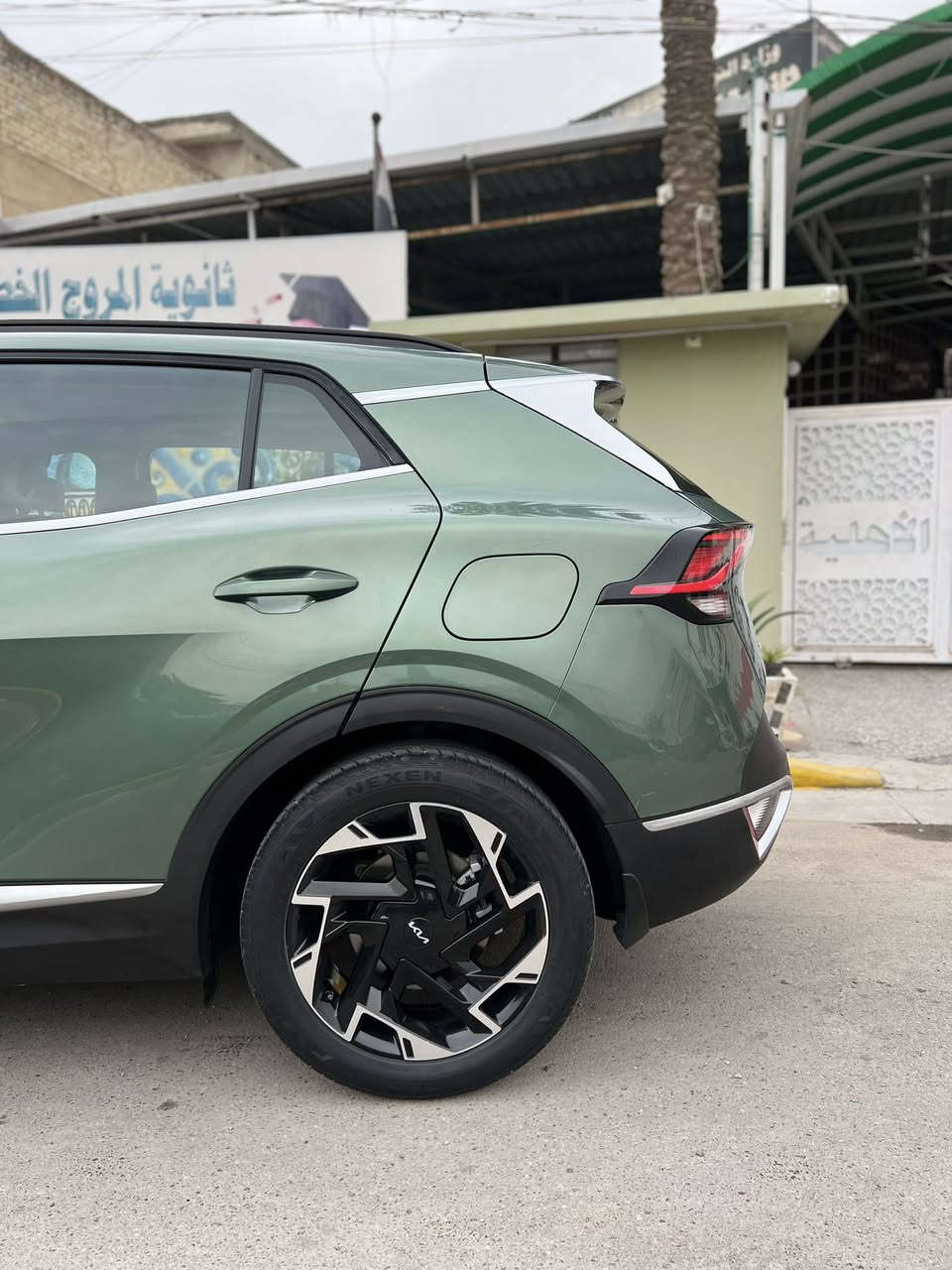 السلام عليكم 
كيا سبورتج خليجي وكالة نم 
مديل 2023 
لو زيتوني مميز 
رقم أربيل دولي بأسم شركة الق تاج البنوك تريد تحويل او وكالة
ماشيه : 40 الف 
مكفوله كفاله عامه 
السيارة فول موصفات 
1-بصمة
2-بانوراما 
3-كراسي تدفئة 
4-استيرن تدفئة
5-شفتات استيرن
6-سايد بريك بصمة
7-اوتو هولد
8-مانع نزلاق
9-مانع نحدار
10-شاحن واير ليس
11-ليد امامي خلفي
12-ويل كب كروم حجم 19 
13-كراسي الامامية كهرباء
14-صندوك كهرباء
15 - ترحيب عند الاقتراب 
16- 3انظمة قيادة 
17-تبريد شاشة
18-قطعتين تبريد 
19-اشاير بل مري 
20-مري شفط 
21-حساس امامي خلفي 
22-حساس مطر
23-جام اوتو 
24-لايت زينون 
25-لايت كهرباء يصعد وينزل 
26-نفكيشن 
27-شاشة اصلية 
28 - حساس ضغط الأطارات 
29- نظام تشغيل عن بعد
مكان السيارة بغداد الشعب
سعر: 227$ وبيه مجال بسيط 
للاستفسار : ***********
