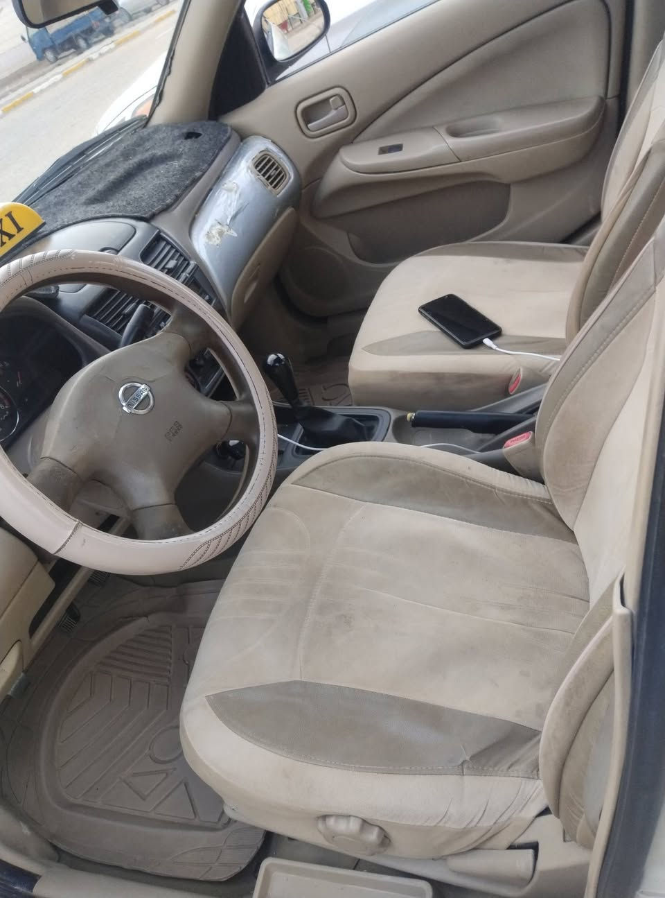 سيارة سني 2009 للبيع 

سياره بيها قطعتين بدون
 دواخل 
كير محرك 
تبريد تدفئة شرط 
سنويه لل 29 
محرك اسود 
كير عادي 
رقم انبار انكليزي 
السعر 83 وبيها مجال 
ترهم مراوس 
للأستفسار ألاتصال على الارقام 
***********
***********
