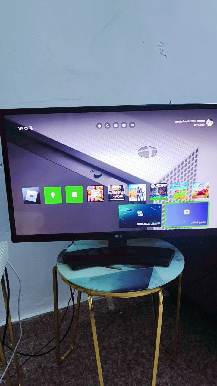 سلام عليكم للبيع فقط مابيع مفرد
اكس بوكس وان اس تيرا
ويا شاشة مونتر lg  متوافقة ويا وبيها كل وضعيات الالعاب حجم ٢٧
والجهاز بي حساب التم وكم لعبة
سعر جهاز والشاشة ٢٥٠ وبيهن مجال مكان بغداد الدورة


**إذا كنت صاحب هذا الإعلان وتريد حذفه لأي سبب، رجاءا أرسل رسالة إلى الدعم الفني**