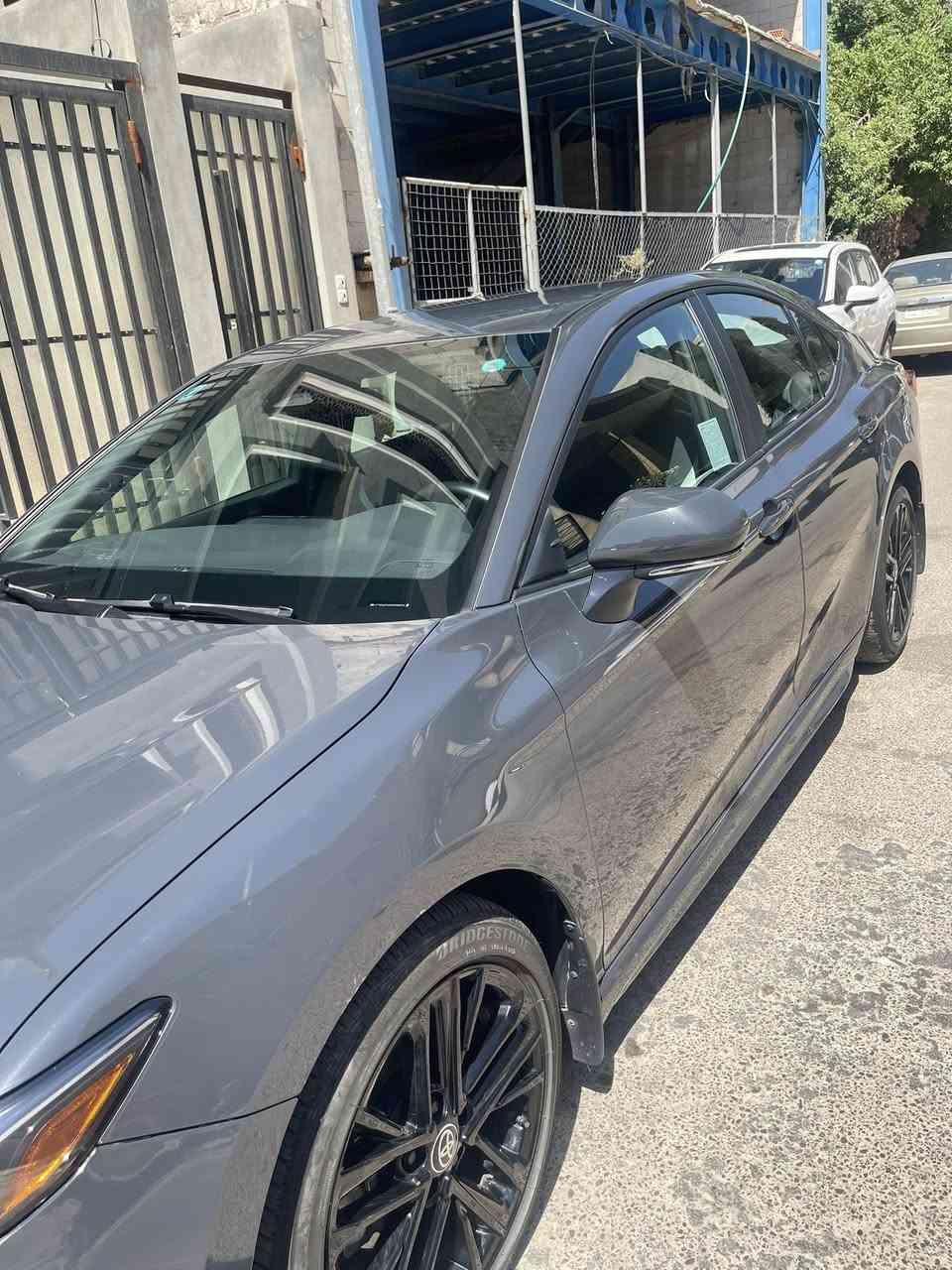 لسلام عليكم كامري اللون سمنتي غامق موديل ٢٠٢٥ se فول مواصفات عدا الفتحه ماشيه ١٦ ميل سياره جديده جدا حادث خفيف بدون شاصي بدون حوض بدون ايرباك بدون اي دواخل جميع الرادوات موجوده وشغاله السياره نظيفه بدون شخوط بدون رصعات صوره الحادث مرفقه صبغ جنطة وجاملغ خلفي بارد فقط السونار مرفق السعر ٢٢٨ قفل مكاني اليرموك التواصل ***********
