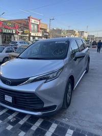 تيوتيا سينا موديل 2024  بدون ايرباك مرقم بغداد ب اسمي  حادثها كلش بصيط...