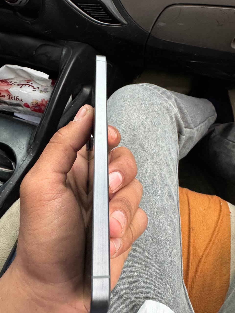 سلام عليكم موبايل سامسونك A56 نضافه فول استخدام شهرين سعر 425وبي مجال حك جيه ***********
