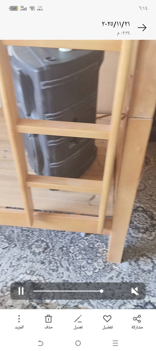 سرير نوم للبيع طابقين حجم كبير ترهم طابق واحد وترهم طابقين
ااسعر 250 وبيه مجال 
هاتف ***********
