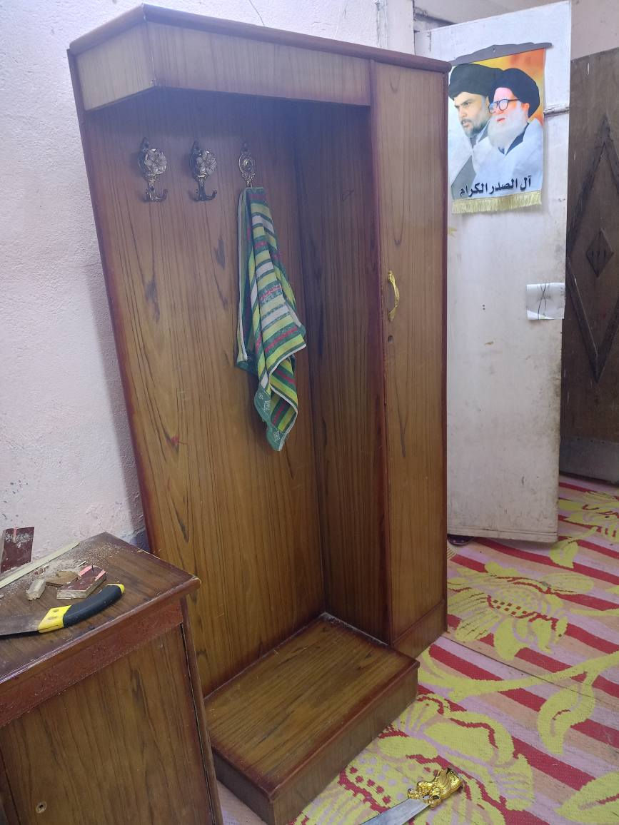 ميز مرايه وزاويه نضاف السعر 90 المو شراي لا يخابر العنوان العمارات الملح مقابيل حي الخضراء قرب مدرسه رقيه الانصاري جامع الصدرين *********** عمارة, ميسان
