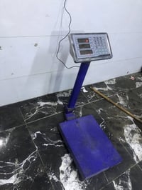ميزان للبيع شغال كامل  نظيف شاحنته موجودة يرهم لقياس اي وزن بحدود ال٢٠...