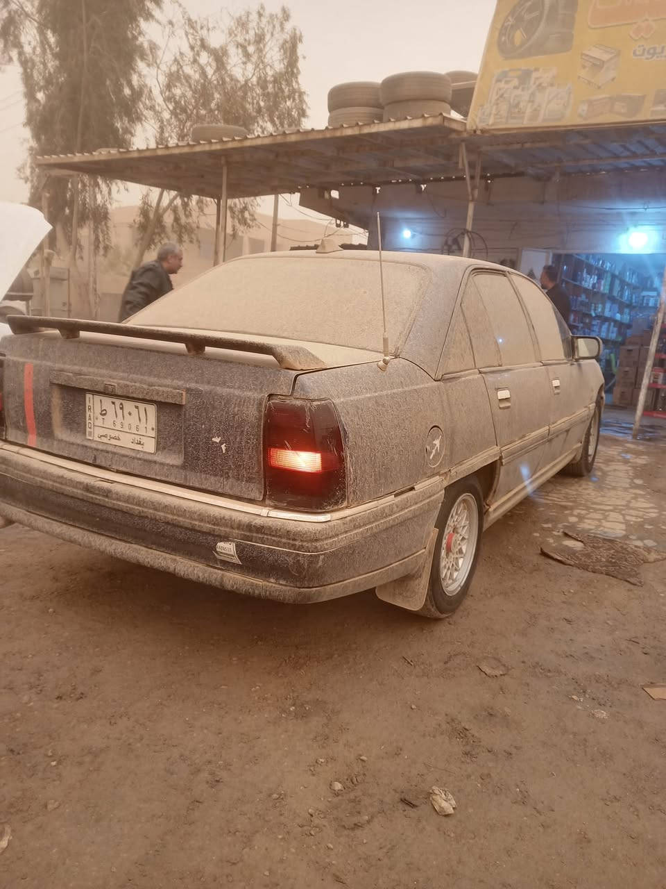 السلام عليكم للبيع اوبل اوميكا موديل 91 رقم بغداد تحويل ثاني يوم سنوية 2029 صدر جديد تخم تاير كهربائيات كلهة شغاله غرفتهة نضيفه حيل كشرهة حلو اخياس مابيهة مكينه وكير مكفولات اوتو فتحه سقف السعر 37 وبهية مجال للشراي الاستفسار علا الرقم ***********
