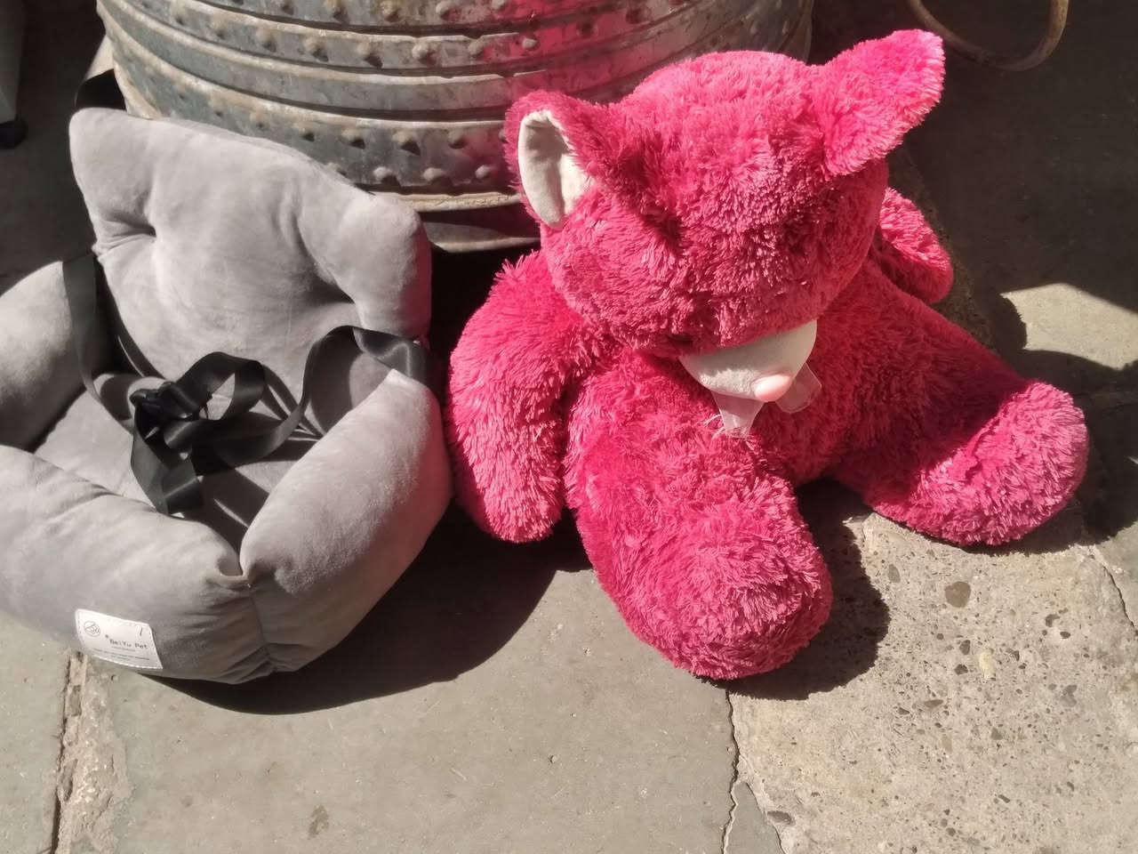 كاروك وحجله ب25 ثنينهم 
كرسي أطفال ولعبه دب ب5 الواحد


**إذا كنت صاحب هذا الإعلان وتريد حذفه لأي سبب، رجاءا أرسل رسالة إلى الدعم الفني**