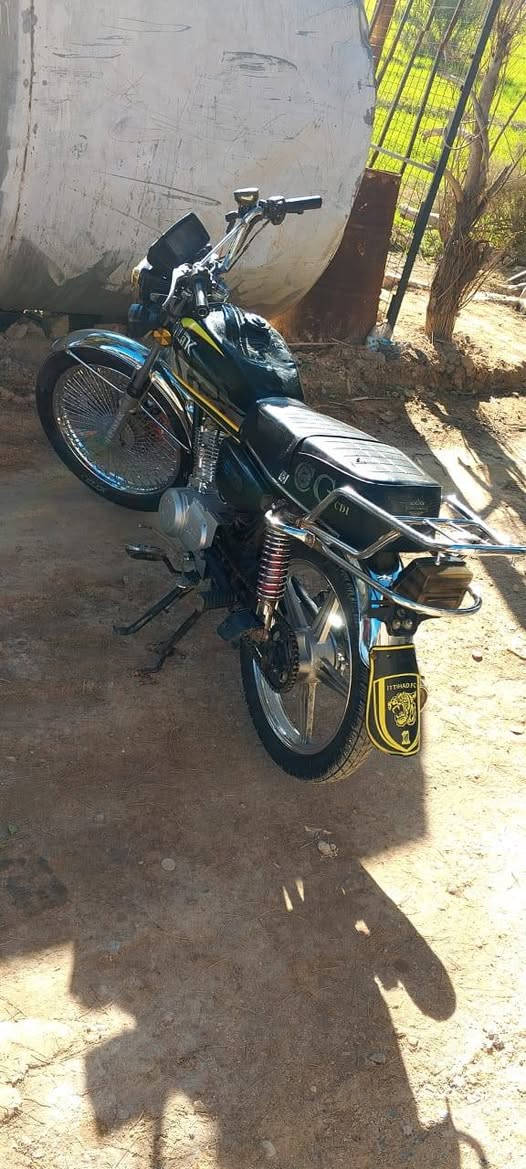 السلام عليكم دراجه تايكر مديل ٢٤ دراجه نضيفه أوراق كامله المكان بغداد قريب تقاطع النهروان السعر ٤٨٠ وبيهه مجال 
***********
