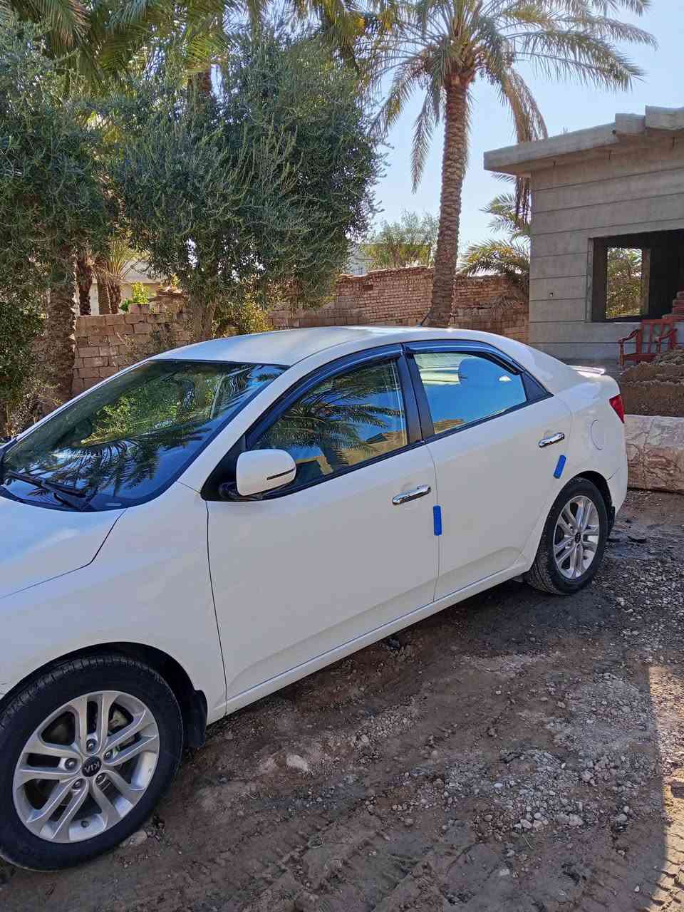 السلام عليكم سيراتو 2011 رقم ديالى تحويل مباشر وارد خليجي مكينة 1600  كير 6 نمر. كير مكينة مكفولات صدر جديد تخم تاير جديد السعر 105 وبيهة مجال  للاستفسار ***********
