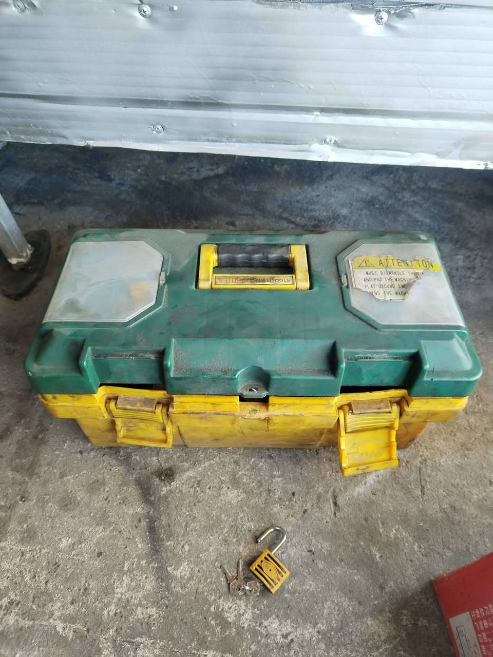 أسلام عليكم صندوك متكون من كل الوبش وشفت يرهم عل شفت 60 وشفت 28 كامل مكمل سعره 400 دولار ***********
