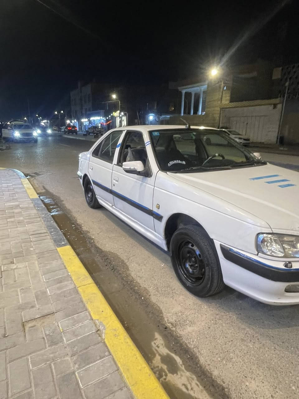 سلام عليكم 
بيجو بارس مديل 2011 
رقم نكليزي سنويه ل30 تحويل ثاني يوم 
كير ومكينه كفاله 
حداديه نص عمر 
مكاني البصره القبله 
السعر 30 وبيه مجال 
***********
