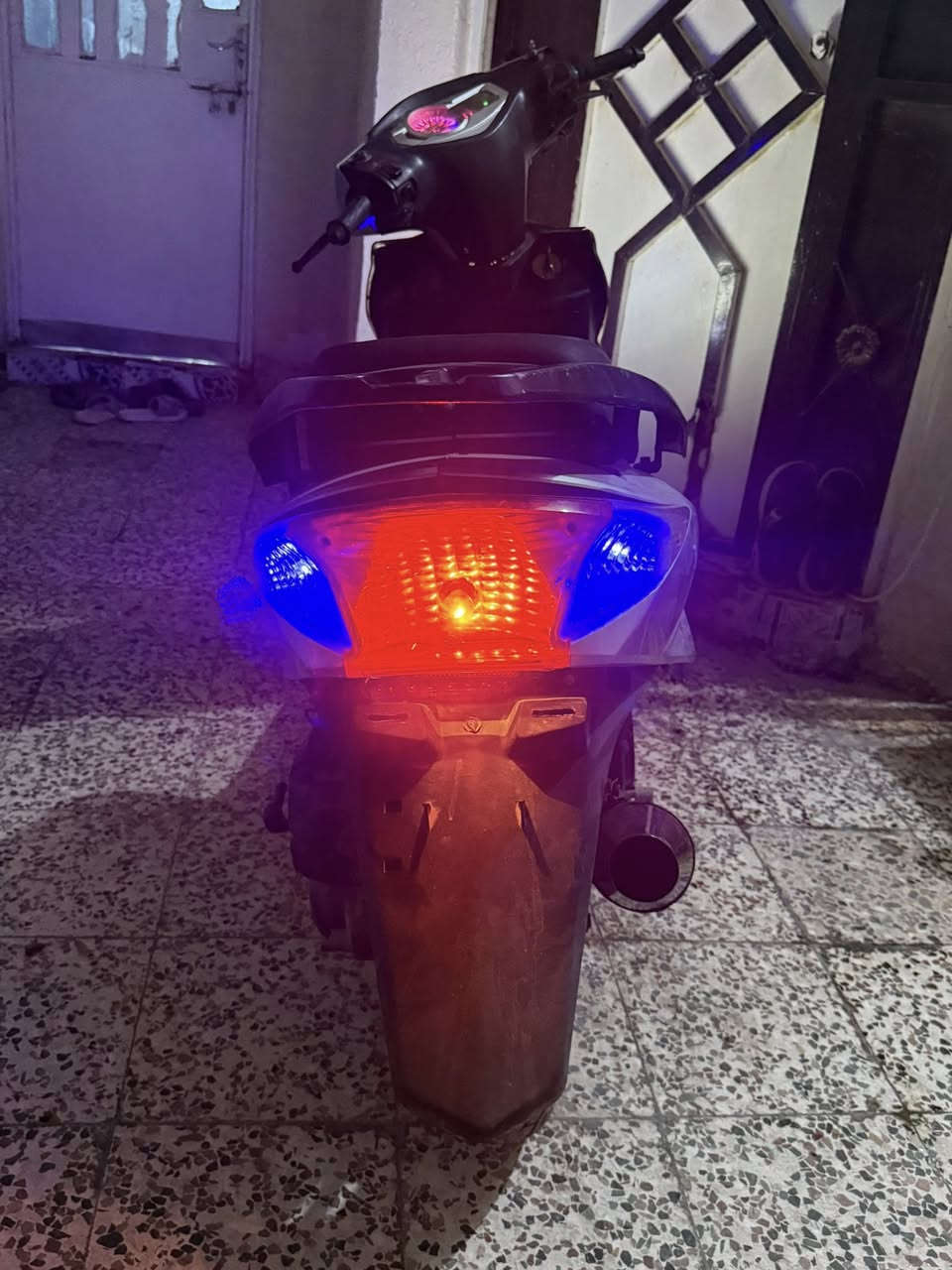 سكنس صيني موديل ٢٠٢٢ دراجة نظيفة وكل كهربائياتها شغاله كاملة مكملة بس كفراتها تعبانه
مكينتها تخبل ما مفتوحة تجي تفحص وتشوف صالنصه رياضي ووياها الصالنصه البلادية مالتها صوتها هجم 
دراجة نكرة سلف بأي وقت عليها ادامة كاملة مابيها نقص 
سعرها ٤٠٠ وبيها مجال للشراي


**إذا كنت صاحب هذا الإعلان وتريد حذفه لأي سبب، رجاءا أرسل رسالة إلى الدعم الفني**