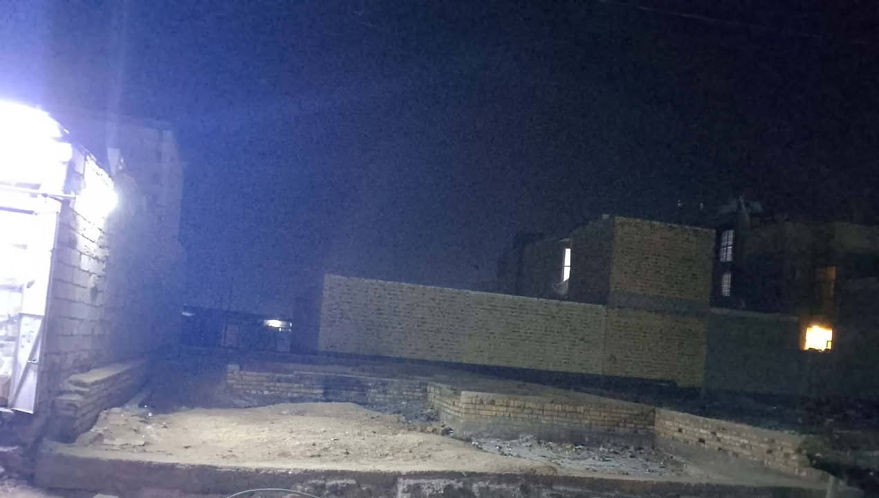 قطع البيع سند (25).  (200) متر
خدمات كامله.    (مي)    (مجاري)    كهرباء

قرب مدرسة البشير خط مولده.    تقيه (3) 

واتساب ***********.    سعر (38) وبيه مجال قليل

***********.  (10) في (20)
