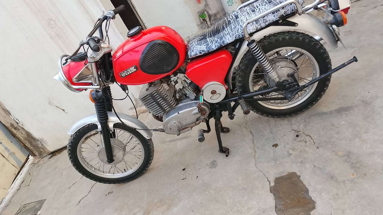 سلامو علێکم شباب عندی MZ موودیل1981 دراجە باقی عل وەزع شرکە چان نایم بل بیت حتە ویلات بیلاد کهربای کلە شغالە تنکی نزیڤ شاصی مو لحیم شەرت انتیک و ودراجە ترایک منا لل بەصرە جوت تایر جدید ای عێب مابییە محرک 2 سایز و السعر رایدهە ب 1300 وبی مجال دراجە احلە من صورە تعال شوفە مکانی کەرکوک و هم ارواس شعندک دزلنیا ڕقم ***********
