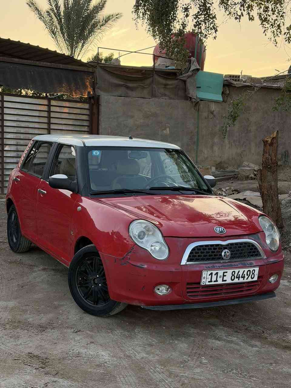 ليفان 320 / 2013
بيها صبغ باب خلف السائق فقط 
كير ومكينه وكلج جديد 
مكينه مكفوله من التنقيص والتبخير 
حداديه 70%
رقم بغداد الجديد بأسمي تحويل ثاني يوم 
السياره نظيفه ومامتعوبه 
تخم تاير جديد 
باتري جديد 
محتاجه صبغ دعاميه اماميه
 والباب المصبوغه هم صبغها مو حلو 
عارضها ب35 وبيها مجال قليل حك الجيه
مكاني بابل الاسكندريه 
***********
