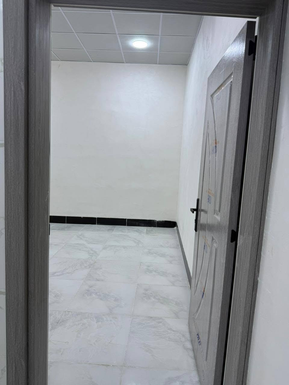 اعلان 📣📣
دار للبيع زراعي مساحه 100متر طول صفر ممسكون 🏠

يتكون من غرفت نوم صاله مطبخ صحيات درج داخلي🏠 بيتونه 🏠🏠🏠

موقع العقار 55قرب جامع الراشدين 🏠

سعر مناسب 32مليون بيه مجال 💵💵

استفسار على الرقم ‏‪***********‬‏📞📞
