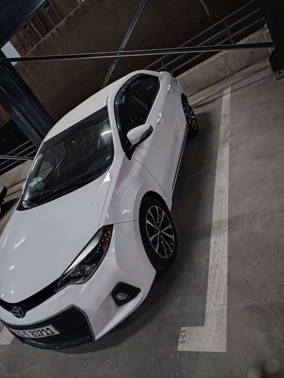 سلام عليكم كورلا موديل 2016  وارد امريكي
سياره جديد حادث فقط باب الصدر قطع وحد صبغ باقي سياره كفال عام محرك كير كل بشرط تخم تاير جديد قبل سبوع شاده وباتري جديد سياره  مواصفات S  اشاير بل مري كشنات سبورت حضن شفتات  بل ستيرن ونضام سبورت  اربع دسك  فول مواصفات عد الفتحه  سعر  138   هاذ رقمي *********** مكان سياره مجمع بوابت العراق
