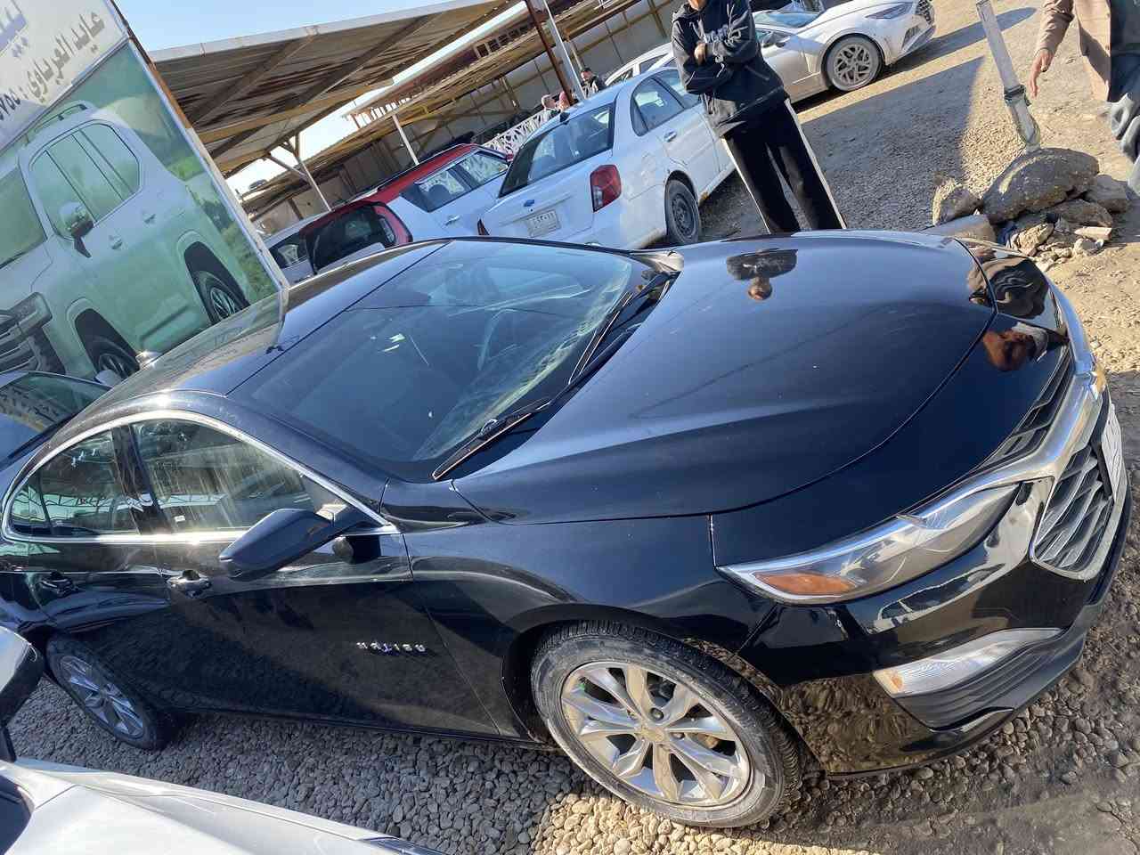 سياره بيه بارد باب سايق ولبنيد مفتوح و مصبوغ
بدون لا دواخل ولا شواصي 
كشن تدفئه 
سياره ما ناقصه بكد شعره 
حداديه خلفيه و اماميه جديده 
مكينه ما مفتوحه 
صور لحادث موجودات جوه 
مكان ديوانيه 
سعر ١١٠ وبيه مجال 
رقم ***********
