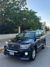 لاندكروز GXR • V6 • ٢٣٠ ألف كم