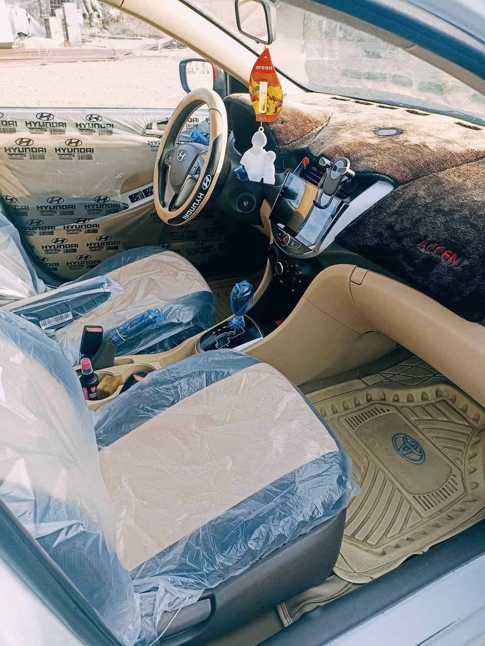 اكسنت 2013 محرك 1600دوش خليجي رقم بغداد الدولي تحويل ثاني يوم السيارة نظيفه كلش محرك كير تبريد مكفولات  تخم تأير جديد صدرها جديد غرفتها نظيفه كلش كاعيه جلد شاشه كاميرا دواره تحكم ستيرن جهتين بيها قطعتين صبغ موضح بالصور علامه حمره والباب كذلك ربعه بي بارد السعر 97 وبيها مجال ترهم مراوس اي سيارة حتى لو كيو كيو وينطي فرق  العنوان السيدية أو بسمايا  ( *********** )   ( *********** ) الشراي يتصل ويدلل
