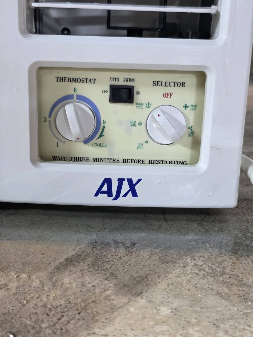 السلام عليكم مكيف طن اونص نوعه اواكس لمكيف جديد حيل استخدام قليل كامل جيب وشد غاز شركه. تبريد ثلج🧊.  نظافه 1/1. مكاني ابو الخصيب قرب كبه ابو جوزي بي واتس ***********. ***********.   توصيل موجود 💁
