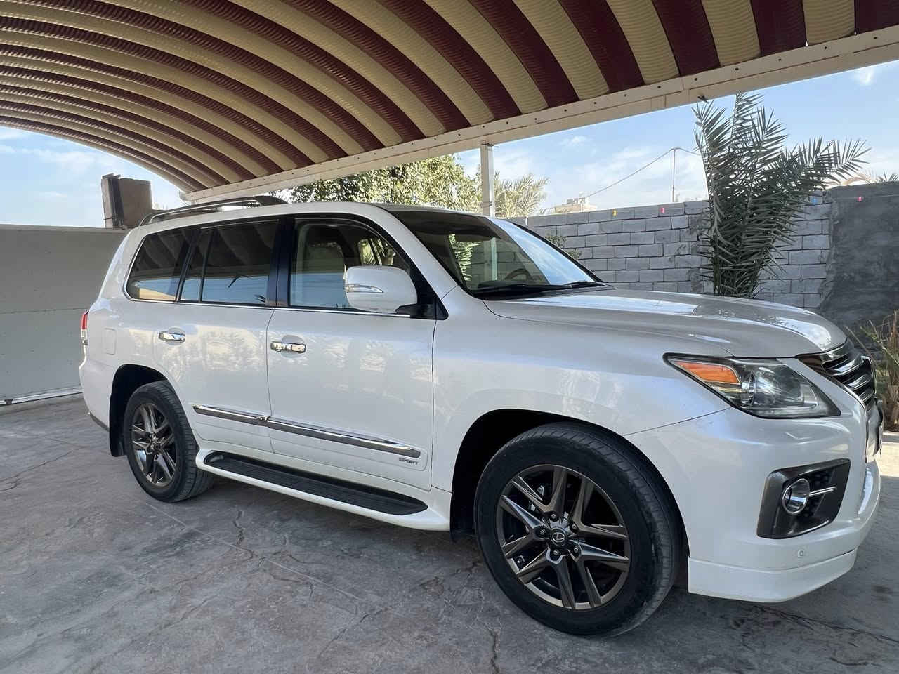 السلام وعليكم للبيع والمراوس لكزز 2015 مكفوله من الصبغ وتبديل رقم أربيل لاستفسار على هاذا الرقم ***********
