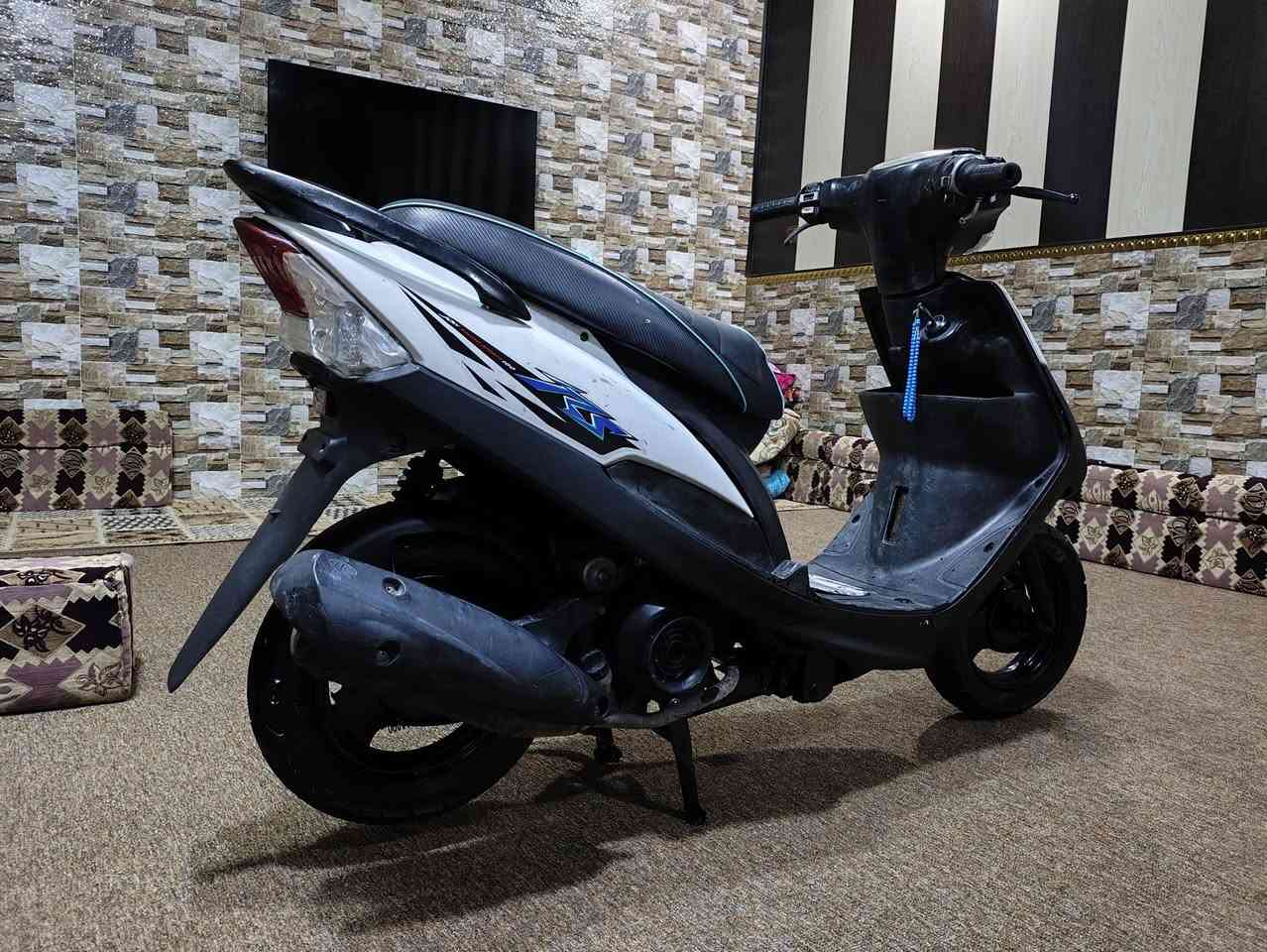 ماكس عدله ياباني جديده ما مفتوحه كهربائيات كلها شغاله اي نقص ماكو بوشه49بلاد  مامفتوحه كفراتها بلاد سعر 625 وبيها مجال الاستفسار *********** أو متواجد وتساب مكاني بصره حي شرطه قرب المعارض مال سيارات جديده مقابيل حيانيه
