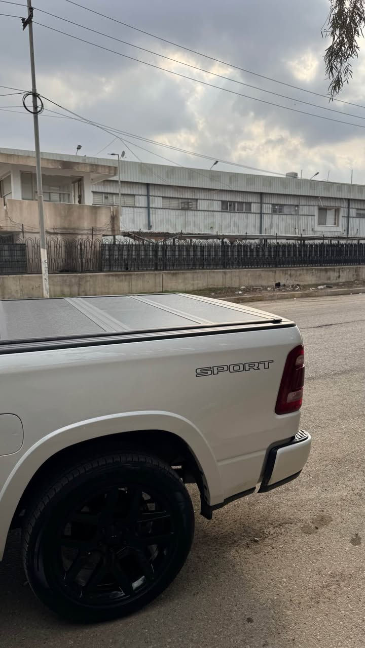 ڕام سپۆرت ٢٠٢٣ ٨پستن مواصفات سپۆرت فول فول کوشن هیتەر کارەبای رادار کامیرە شاشە گەورە ٢جێ پیدی ئاڕ یەک بست صبغ بێ ژۆرێ 
ram sport 2023 v8 5.7 ful ful mwasfat bas panoramay nia 2 je pdr yak bst sbugh be zhore be airbag 
📞0751 137 4810 واتساپ أربيل, العراق
