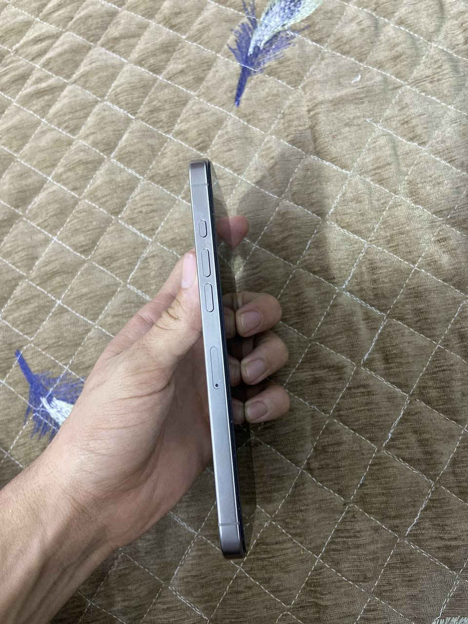 16 برو ماكس
16 pro max 
بطاريه 91 
شرق اوسط ABM 
جهاز بلادي 
بدون اي خدش 
ذاكره 256 
سعره 1350 
ميسان العماره
***********
