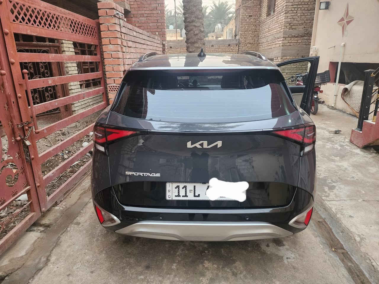 السلام عليكم للبيع او مراوس كيه سبورتج موديل 23 سياره فول موصفات سياره كوري بيه صبغ بنيد وجاملغ ماشيه 50 ملاحظه انكسر عندي بستم قبل 6اشهر وبدلت تخم بساتم وكاله للستفسار تريد خاص او ***********
