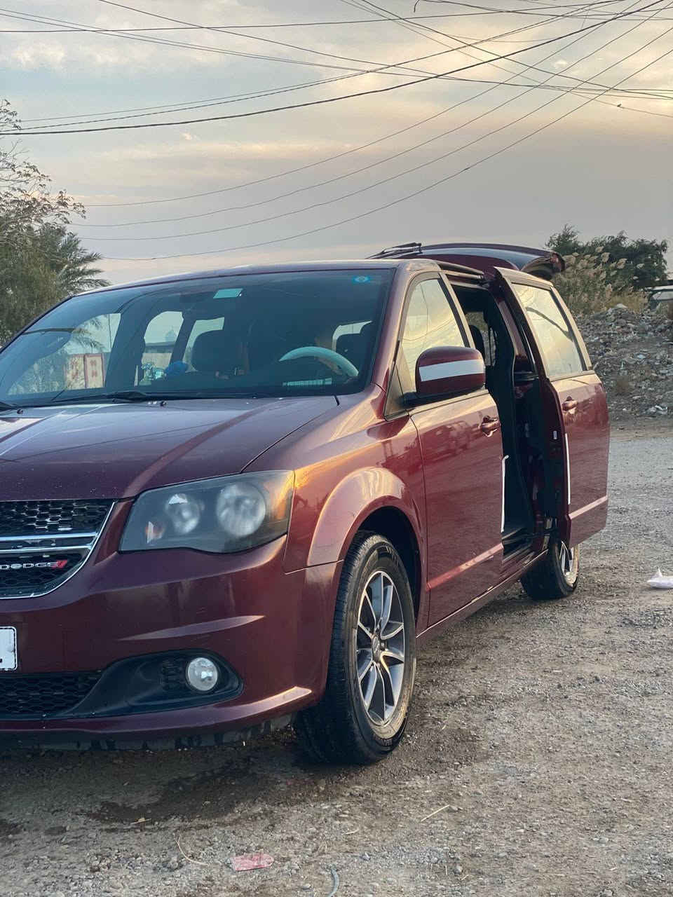 السلام عليكم سياره دوج كرفان 2019 سياره كهربائية كامله الرقم بغداد انكليزي ***********
