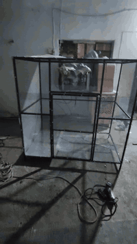 هاذا شغل اليوم قفص متر ونص في متر ونص وهاذة رقمي 07774964459