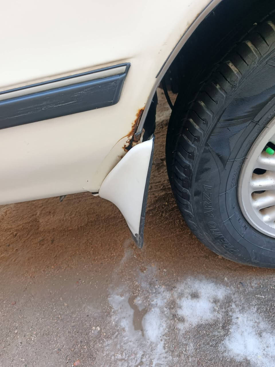 سلام عليكم شباب كريسيدا ٩٢ سياره جاهزه للخير مكينه كير  تخم تاير سبير زيرو مال جناي كفالة من لكص ونقل وضربه ولصبغ  سياره جديده وبلاديه  ابلاد سياره كفاله مكينه ونجي ناعم سعر ٥٥ قفل قفل من لخير عنو اني بصره ٥ ميل  رقمي ***********
