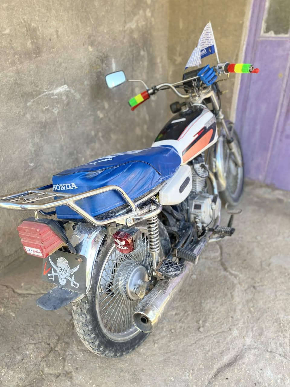 دراجه للبيع تايكر موديل 20 كفاله دراجه شلعه ومعدل شك لكاع اوراقبي
5مدفوع كمرك  سعر 375بي مجال بسيط محرك مامفتوح تلاصيل اكثر خاص مكان الطيفيه ***********
