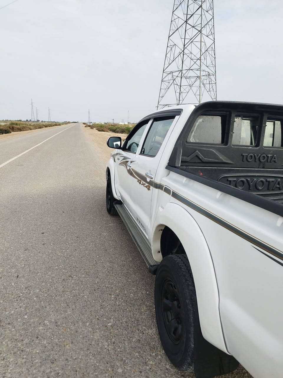 هايلوكس فلاونزه 14 كاز رقم بصره جديد بسمي فقط بنيد مبدل اكسنات جدد وفوريل جديد تبريد جديد حداده جديده تخم تاير السعر 165 وبيها مجال مكان البصره المدينه سياره جديده مانقصها برغي ***********
