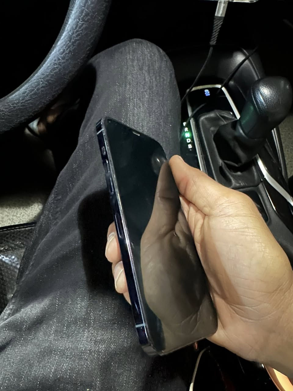 سلام عليكم ايفون ١٢ برو ماكس يشهد الله جهاز جديد مداخل تصليح كله بلادي ذاكره ٢٥٦ بطاريه ٨٠ او بل عافيه ع ياخذه تجي تاخذه من باب لبيت سعر ٤٠٠ /***********
