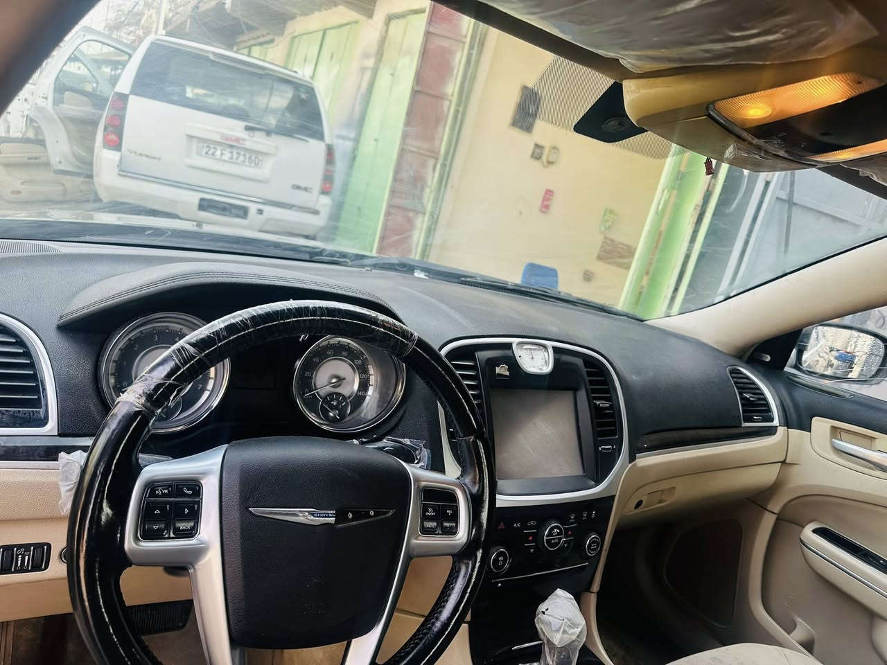 سلام وعليكم وباما مديل 2014 كصتين كامله وجاهزه سياره 
مكينة هيمي كفاله كير كفاله حداده حلوه مابيه نقص
محدث سياره 17بجم
مكان سياره بلبصرة اسعر (52$) ***********
