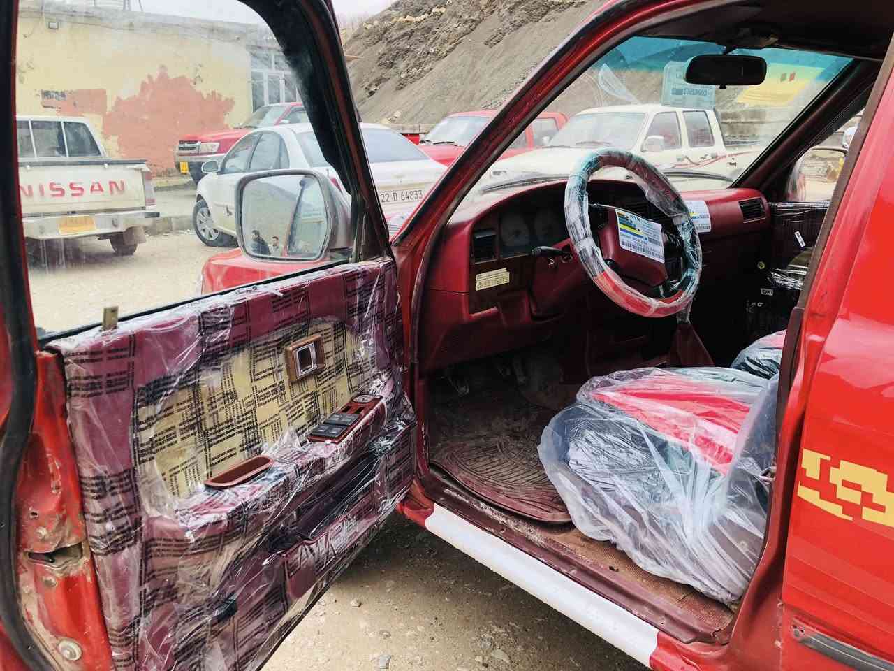 دێر مۆدێل ٢٠٠٧ محەسەنی ئەسلی مەکینە بەخ مەنەفێس ئەسلی گێر مەکینە اکسل بەشەرت تایەی باشی لەژێرە ناوسور جام کارەبای کارەبای کامل مەزبوتە ١دینار مەسرەفی تێدانیە کامل پەمپە لەسەر ساخە بێ دەحم و لێدران بێ خایسە سەیارەکە زۆر توندو تۆلە مالی فەقیرە نرخی ٣٠وەرەقەو مەجال ***********. ***********
