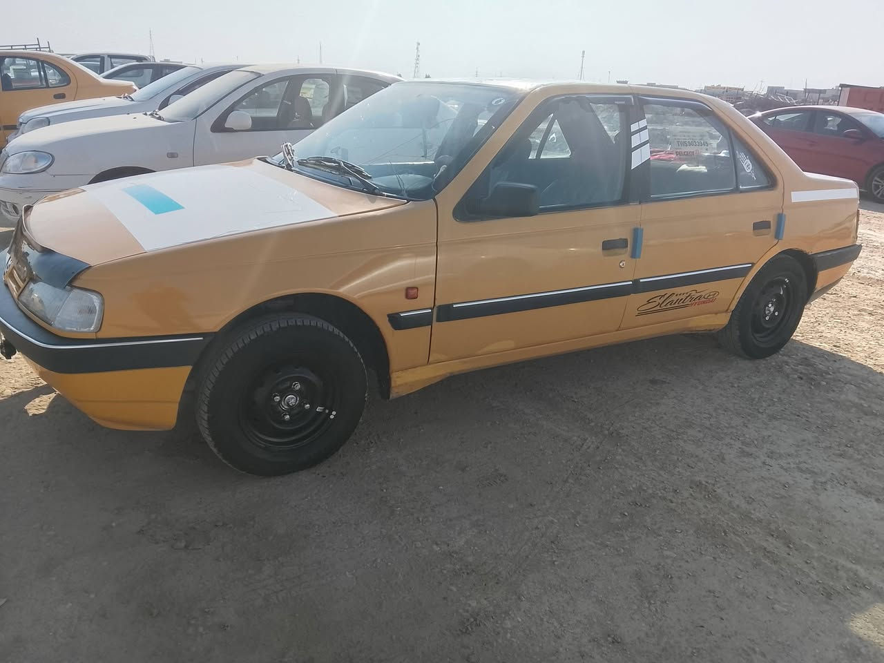 بيجو روى الموديل 9
رقمها بغداد بسمي رقم جديد نكليزي مصفرة من كلشي 
السيارة كير ومكينه ونجي كربلائي كفاله كير ومكينه 
السيارة حلوه ومتعوب عليها 
كشنات جلد داخلها نضيف كلش 
تخم تاير 
العنوان واسط مركز المدينة 

مراوس يصير حسب القناعه 

الرقم ***********
