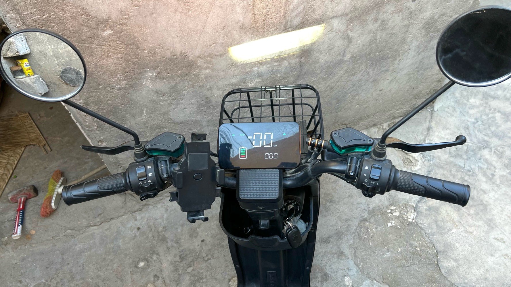 دراجه 009 الريان الاصلي
نضام البصمه تشغيل عن بعد قفل ستيرن نظام صفارات للحمايه من السرقه
ملف 1200 واط نحاس حقيقي
السرعه 55 حقيقي
بريكات هدروليك امامي خلفي دسكات
عجله جوبلس بطح نضام (R) الرجوع الا الخلف مستخدمه استخدام بسيط (اقل السنة)
الدراجه بعدهي ابحيلها البطاريات 4 كبار جديده
السعر 550 د.ع
الموقع كربلاء المقدسه
حي الغدير قرب حديقة الياسمين
للتواصل *********** الهاتف