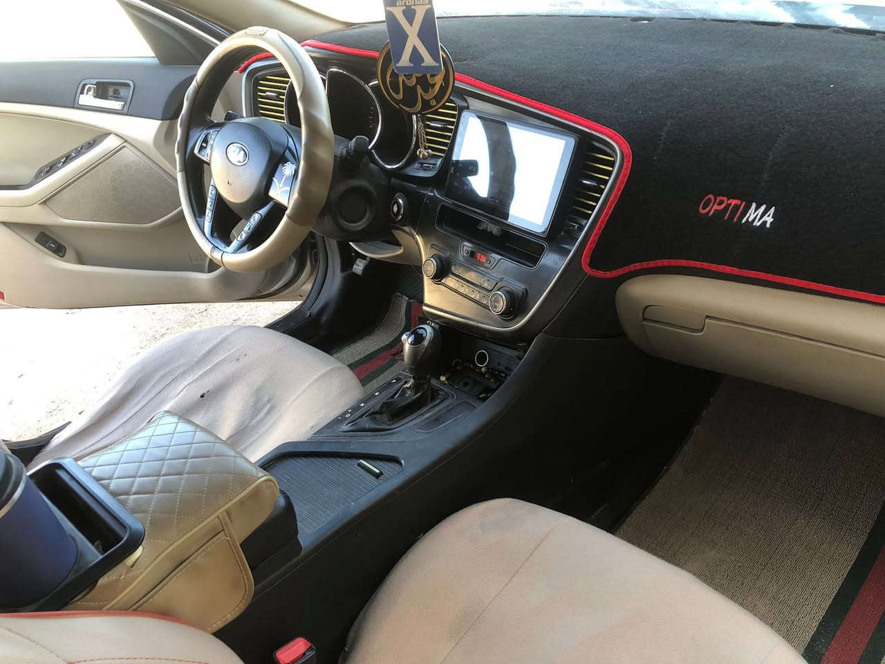 السلام عليكم للبيع مديل ١٣ كوري طبق الموصفات الخليجيه دواخل خليجي مصبوغه عام جماليه كفاله من الضربه 
محركً ٢٠٠٠ دوش
تدفئه وتبريد
بصمه تشغيل وتشغيل عن بعد 
شاشه وكامره
حساسات خلفيه
كير أوتوماتيك وعادي
أشاره مري
تبريد قطعتين ثلج 
هزه جديده
رقم انكليزي بصره 
كشن السائق كهربائي 
حداده جديده
باتري جديد
تحكم ستيرن
مكان السياره البصره الزبير سعرها 115 وبيها مجال السياره بسمي شرط التحويل


**إذا كنت صاحب هذا الإعلان وتريد حذفه لأي سبب، رجاءا أرسل رسالة إلى الدعم الفني**