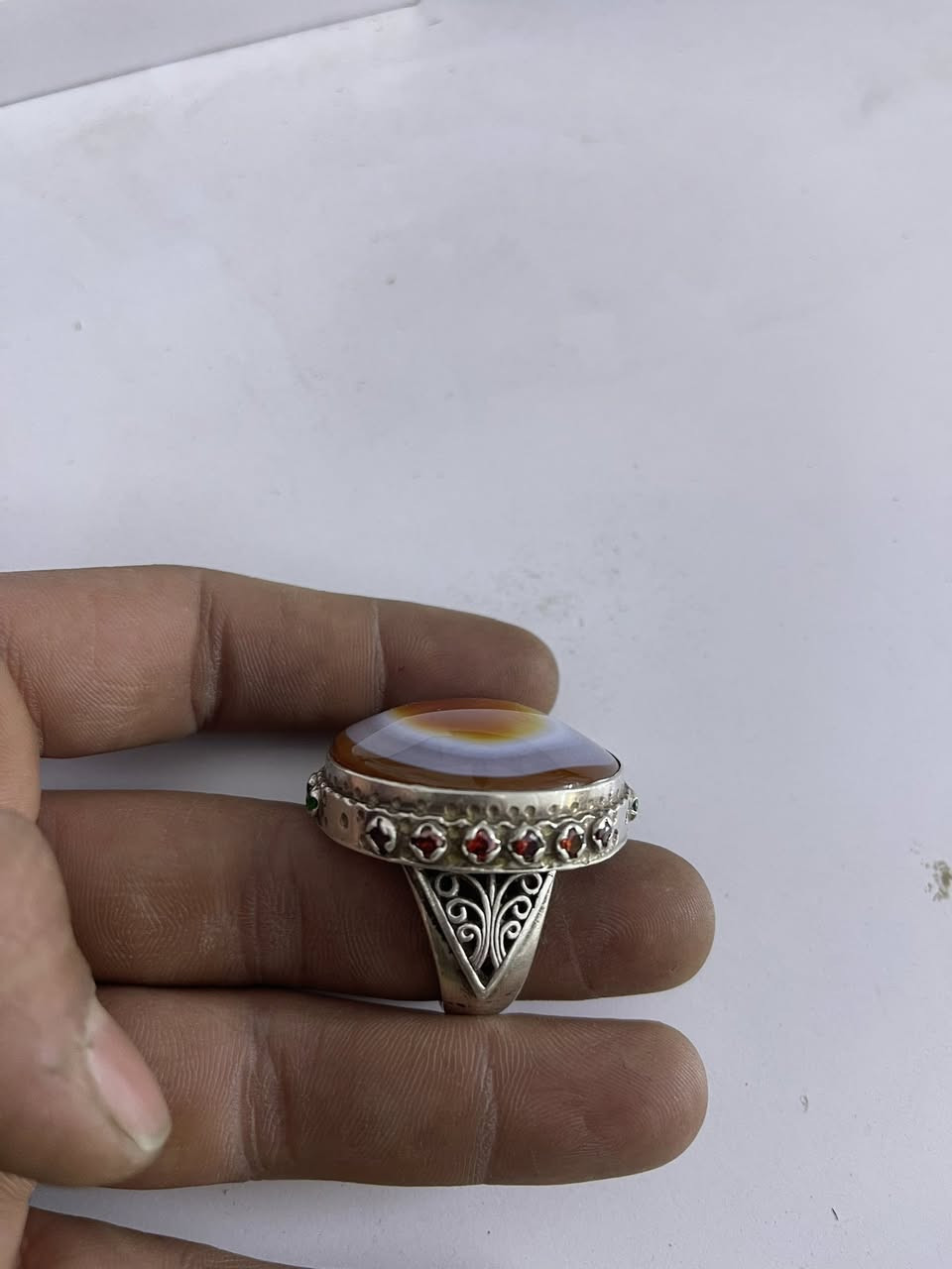 السلام عليكم جزع بقري تحفه فضه  صياغه الكبير دوش مقاس الحجر ٣سانتيم ونص
وزن الفضه معه الحجر ٤٧ غرام قياس الخاتم ٢٤/٢٥


**إذا كنت صاحب هذا الإعلان وتريد حذفه لأي سبب، رجاءا أرسل رسالة إلى الدعم الفني**