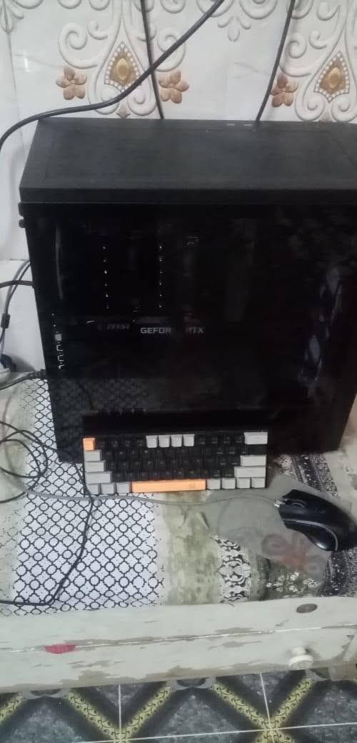 (NVIDIA GeForce RTX 3060)
(Irth Gen Intel(R) Core(TM) i5-12400F)
(Lexar SSD NM620 512GB)
(16,0 غيغابايت)

ملحقات تجي معها كيبورد وماوس هدية و كارتونة وملاحظة الكيس مالها ممتاز يركب 7 مراوح ايضا 
للبيع ب 950 وبي مجال راسلني وتدلل
للتواصل ***********
