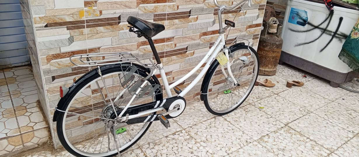 سلام عليكم بيسكل للبيع حجم 26 موديل 18 مال حاويه  (السعر 90 بي مجال مكان   واسط.  نعمانيه                       (***********)       (***********)
