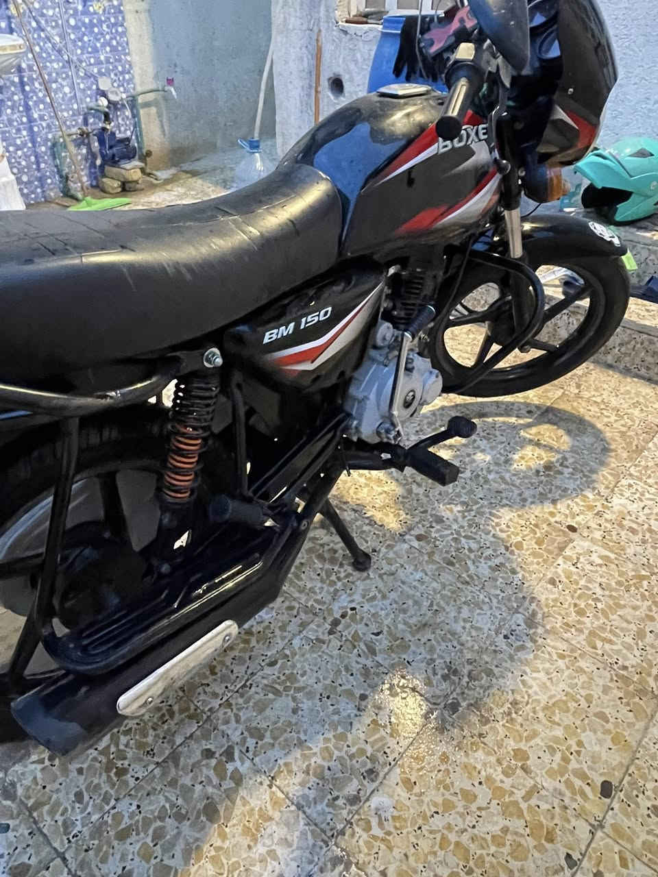 بوكسر كلاسك نضيفه جاهزه من كلشي مشتغله بس10 ايام دلفري ما متعوبه رقم انكليزي وسنويه جديده مكاني البصره
سعرها مليونين 350 وبيها مجال بصيط رقم ***********
