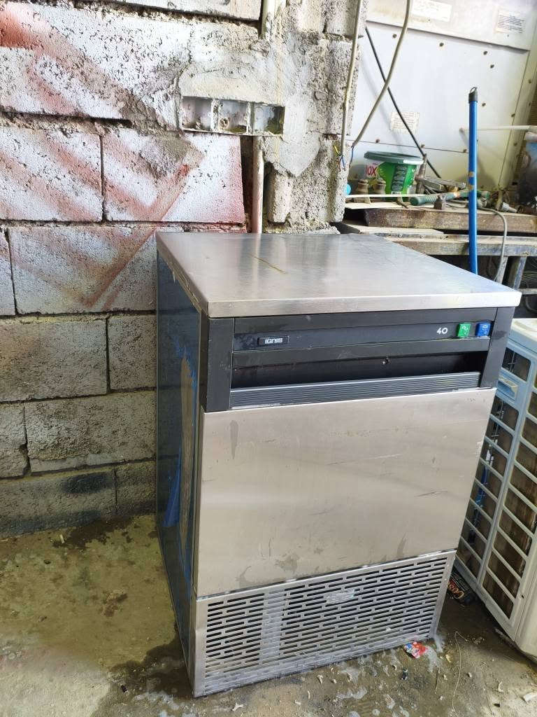 مكائن ايس ميكر مكعبات الثلج عدد 5شرط الشغل نوع ايطالي بصره ام قصر *********** البصرة, العراق
