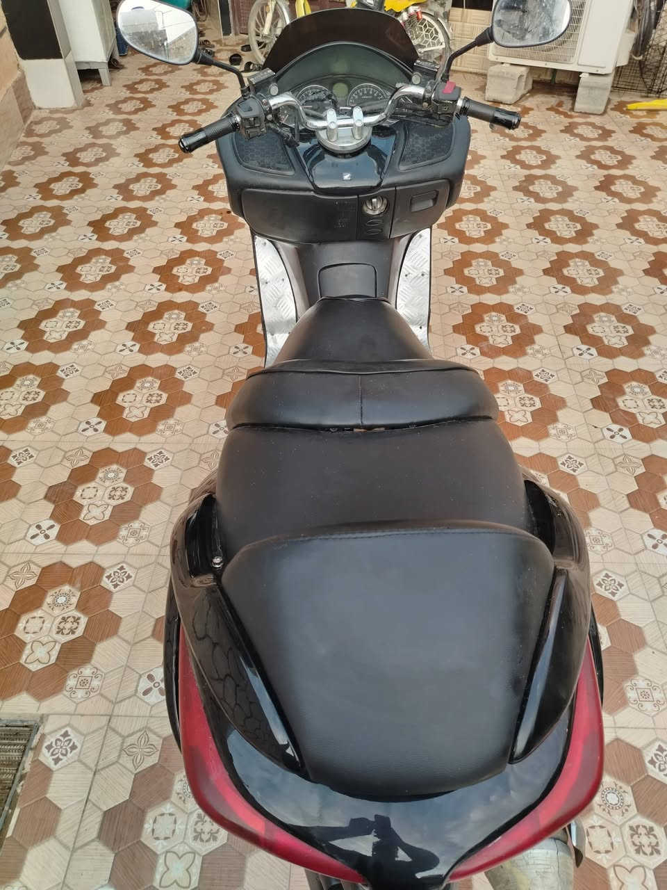 سلام عليكم فورزه 08 كامله من كلشي شلعه ومعدل مكانها تقاطع القدس سعر750وبيها مجال، ***********
