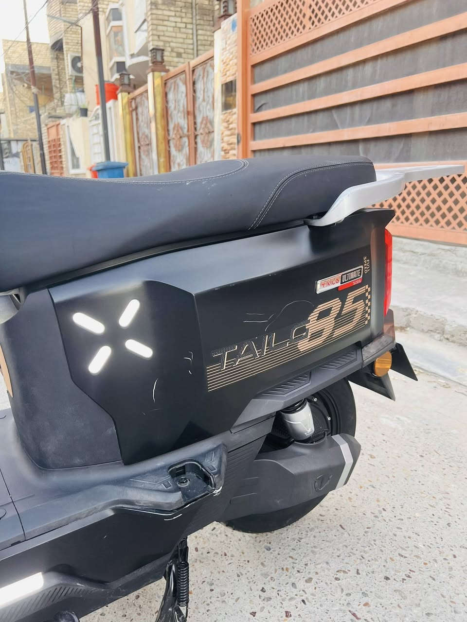 السلام عليكم..دراجه _الريان _تالج_TAILG..الشكل الحديث...دخول جديد 2026.. ...لدات امامي ..خلفيه..جانبيه..مخرج USP...تشغيل _بصمع_..
عدد البطاريات _6_ الحجم الكبير وكالة TAILG...الملف _2000W_..عدد التحويلات..1..2..3..نظام_ARS...شاحنه اصليه تدعم الشحن السريع والأيقاف الذاتي عند امتلاء البطاريات..
السعر (775) قفل ...مكاني بغداد الزعفرانيه
الشراي يتصل ...***********
