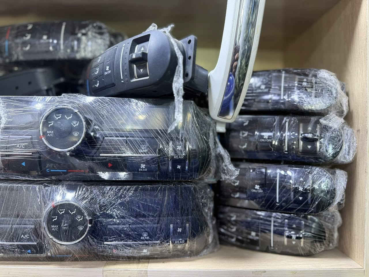 كل عام وأنتم بألف خير بمناسبة عيد الفطر المبارك  يلعن مجمع وسام شربه عالم الموهافي ⛔️عرّض فترة العيد فقط      تخفيظاة هااله     فقط في العيد ❗️شنو الي تحتاجه سيارتك المهافي موجود وتدلل 💚
كير   فور ويل تو يل  5ونص 
مكينه بعده بلكصه 14ورقه اشغل وانطيك 
كأردن فور ويل تويل 350الف

سيطره مال خليجي امً الكاك أمامه 150الف
سيطره خلفيه 120الف 
سيت راديترا كامل 300الف
دعاميه إماميه اصليه كامله ابيض 550
علمن ان هذا العرض فترت العيد فقط انتبه 🚫


**إذا كنت صاحب هذا الإعلان وتريد حذفه لأي سبب، رجاءا أرسل رسالة إلى الدعم الفني**